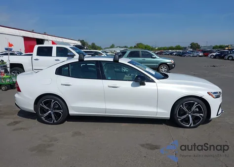 2024 Volvo S60 B5 Ultimate Dark Theme из США, поврежденный, VIN 7JRL12TM9RG287266